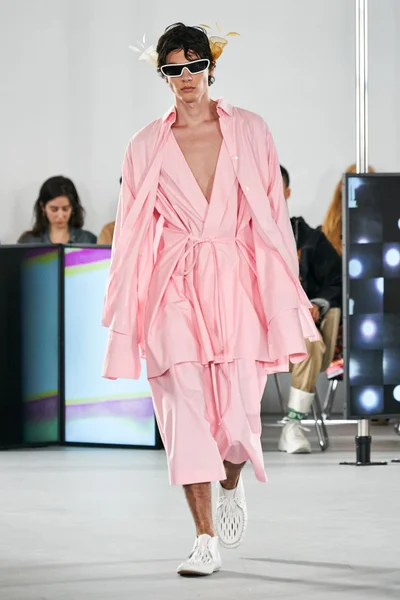 Look 3